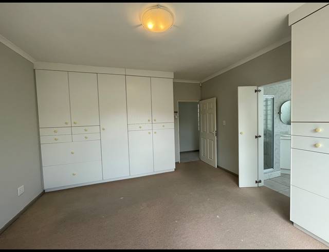4 BEDROOM HOUSE FOR SALE IN MIDDEDORP